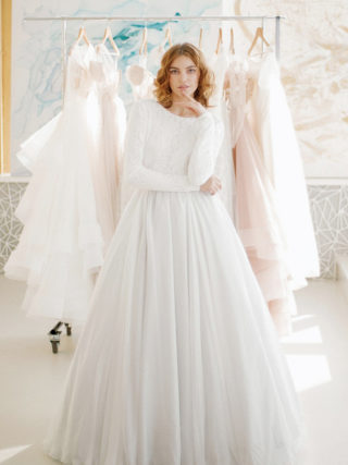 Siyana Minimalist White Lace Wedding Dress