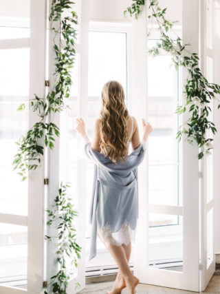 Catharina Chantilly Lace Kimono Robe