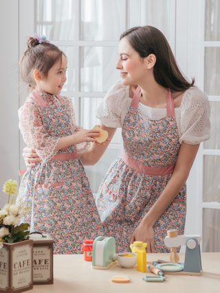 Mother Daughter Rose Fairytale Matching Aprons